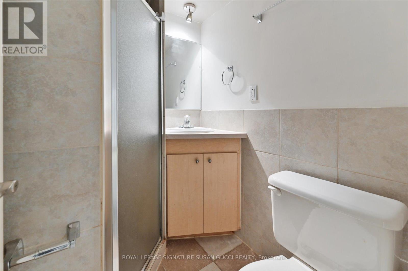 1138 Woodbine Avenue, Toronto, Ontario  M4C 4C8 - Photo 23 - E12474320
