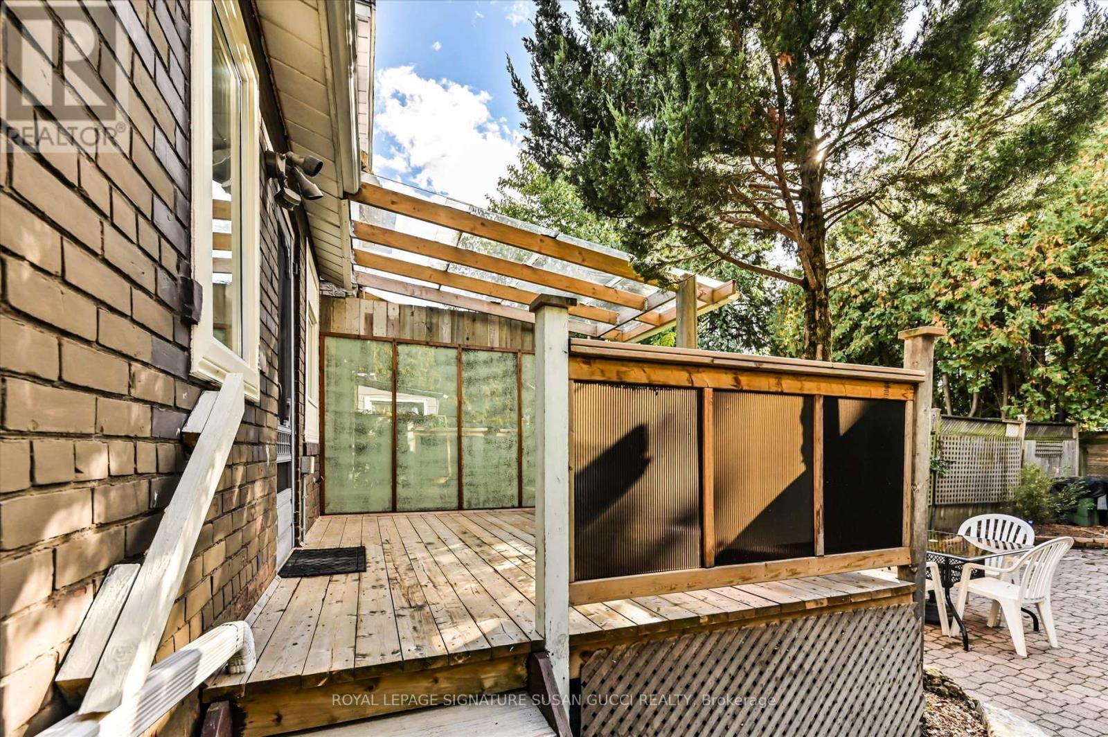 1138 Woodbine Avenue, Toronto, Ontario  M4C 4C8 - Photo 26 - E12474320
