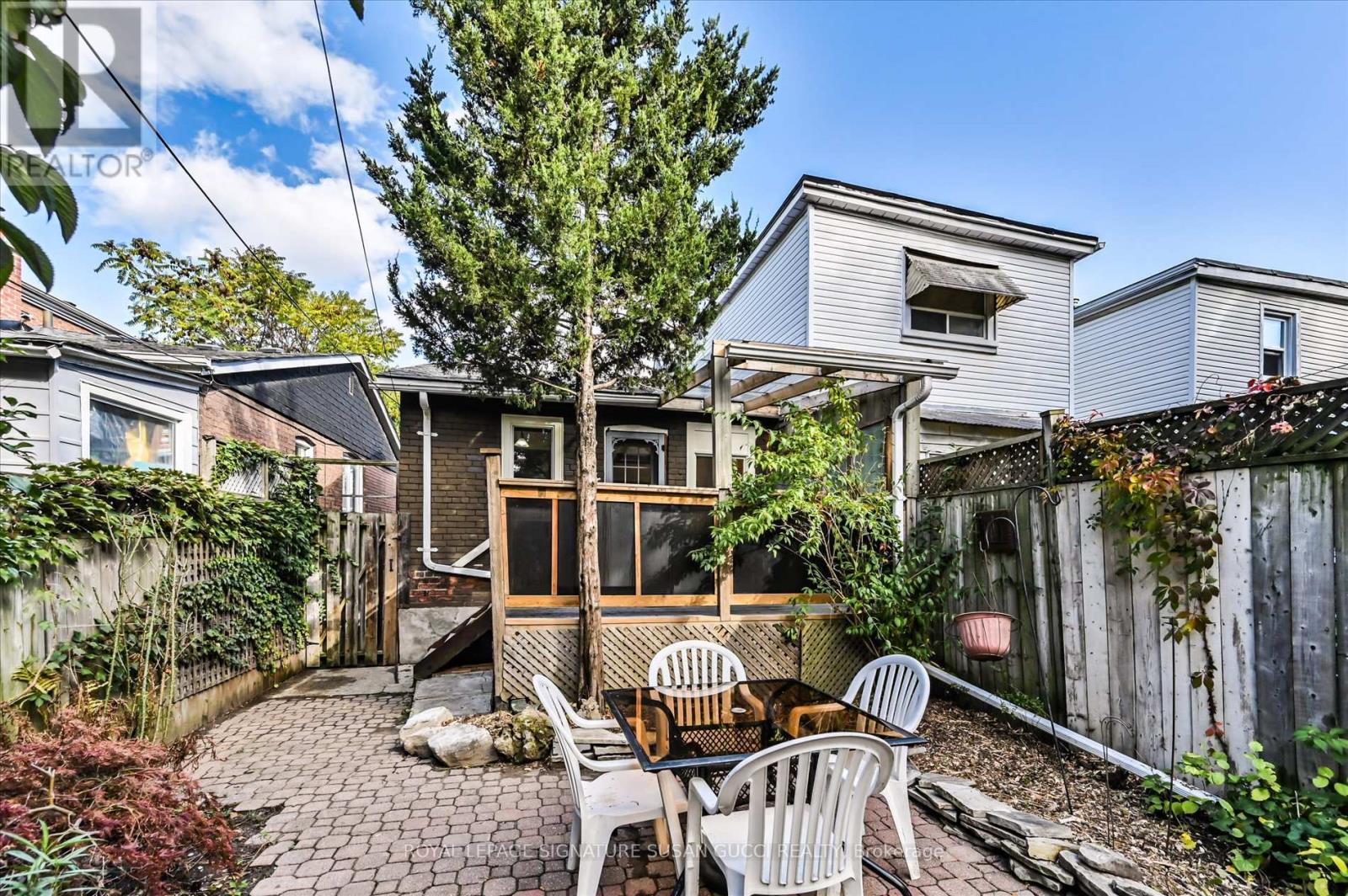1138 Woodbine Avenue, Toronto, Ontario  M4C 4C8 - Photo 31 - E12474320