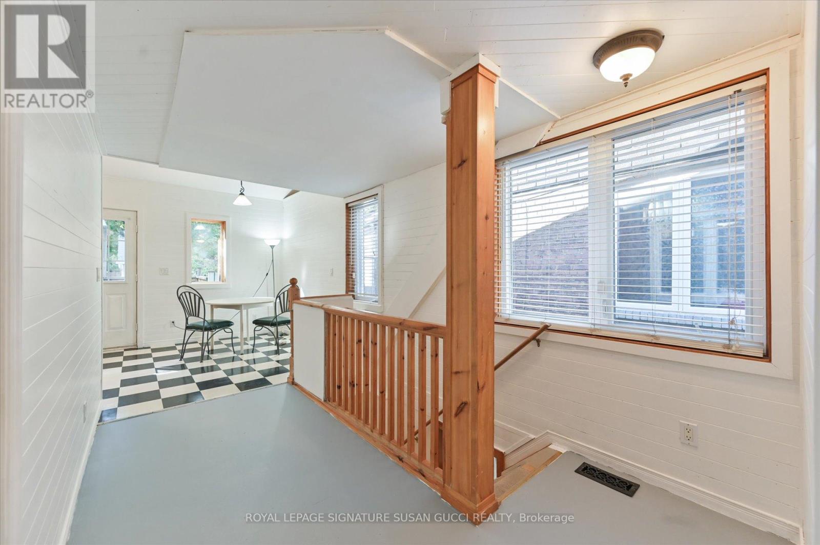 1138 Woodbine Avenue, Toronto, Ontario  M4C 4C8 - Photo 7 - E12474320