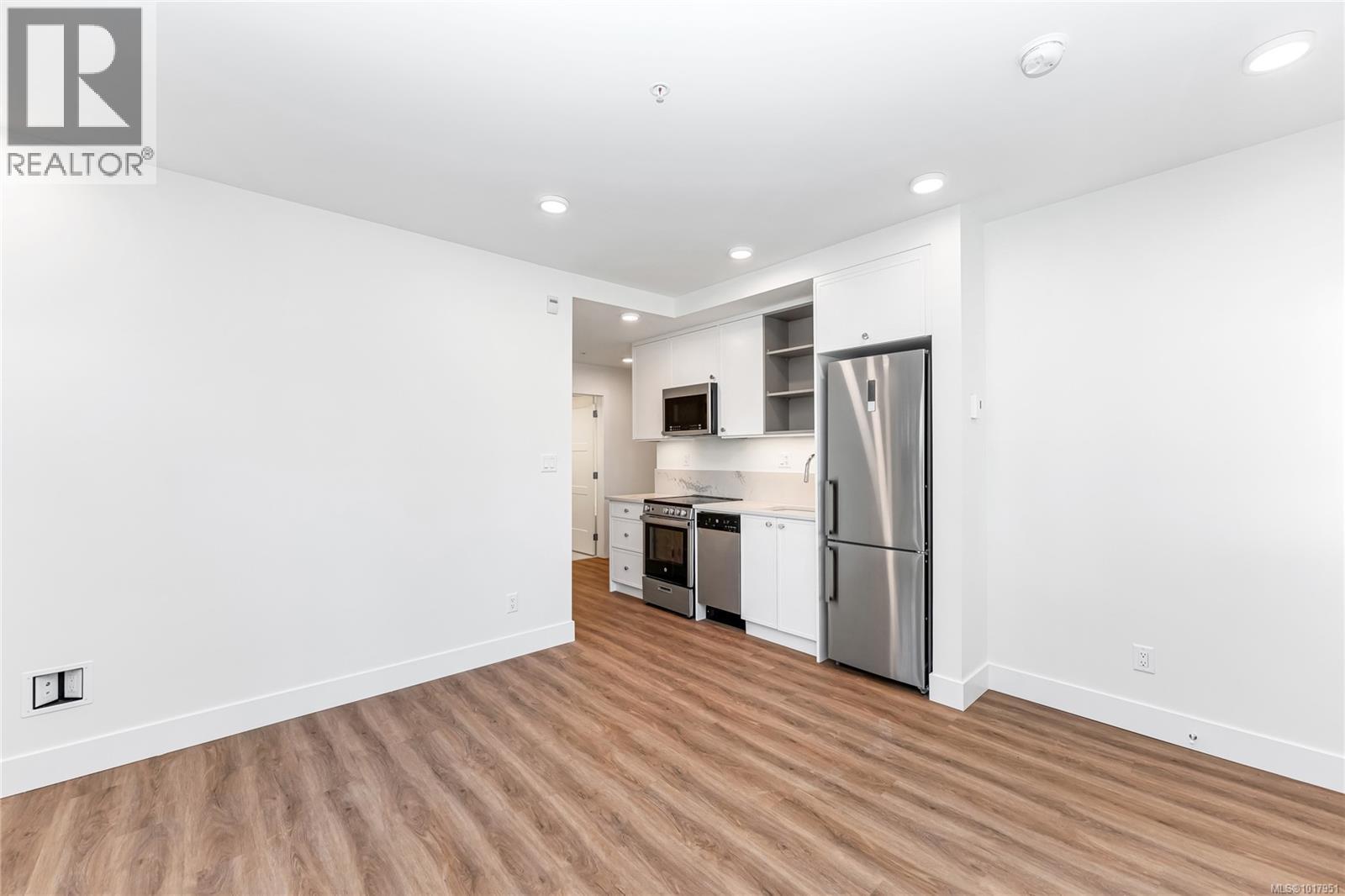 102 C 1224 Richardson St, Victoria, British Columbia  V8V 3E1 - Photo 6 - 1017951