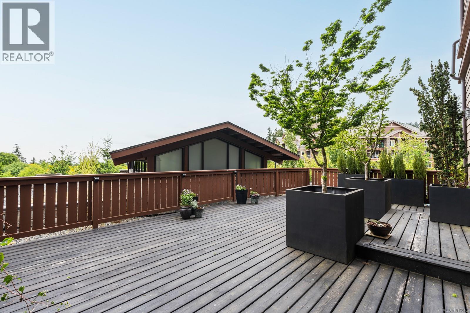 201 2049 Country Club Way, Langford, British Columbia  V9B 0H8 - Photo 15 - 1018016