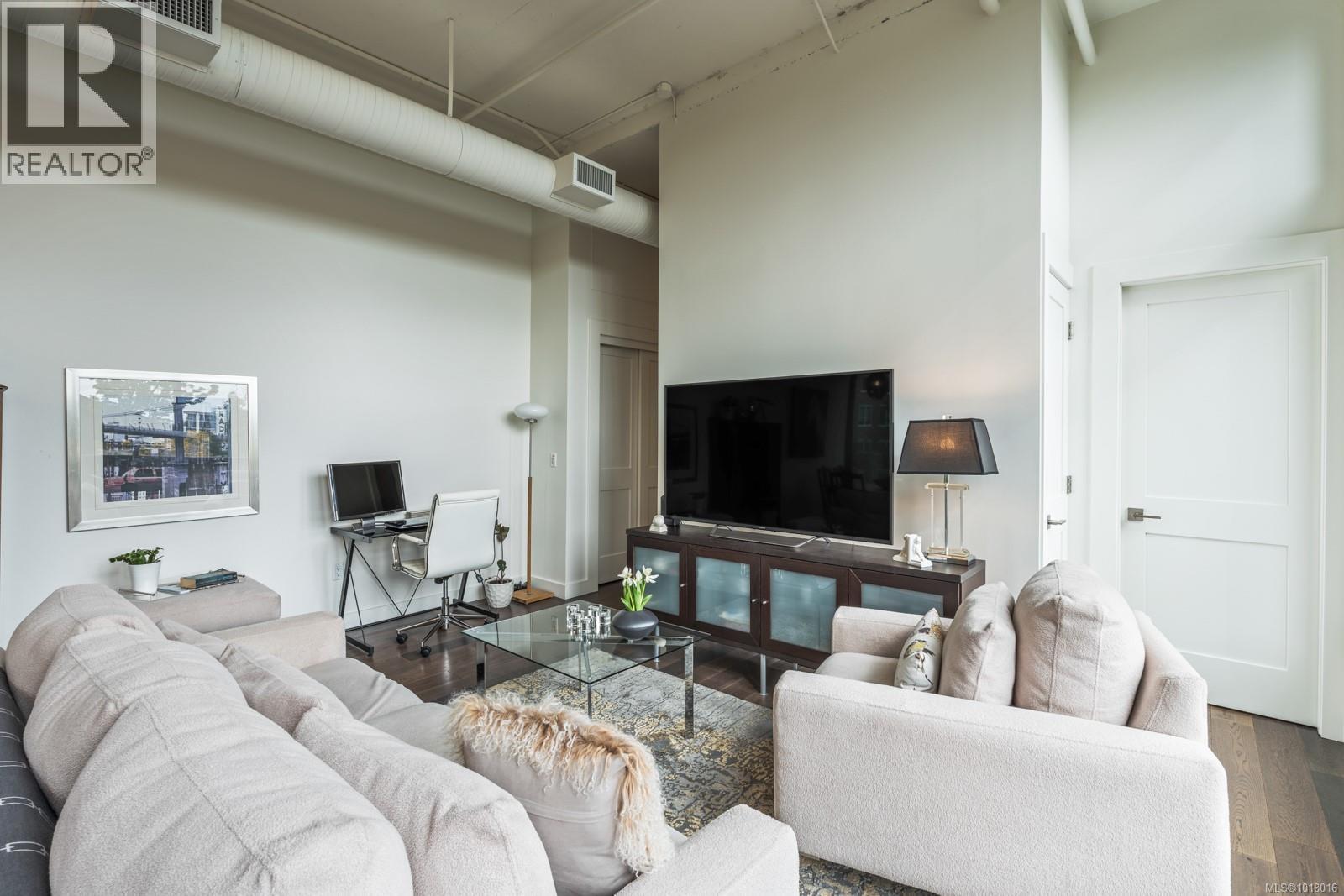 201 2049 Country Club Way, Langford, British Columbia  V9B 0H8 - Photo 8 - 1018016