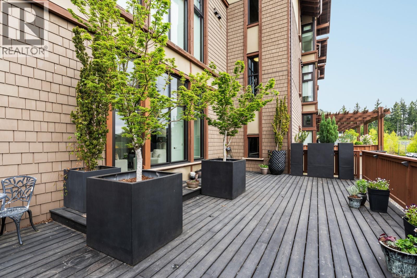 201 2049 Country Club Way, Langford, British Columbia  V9B 0H8 - Photo 18 - 1018016