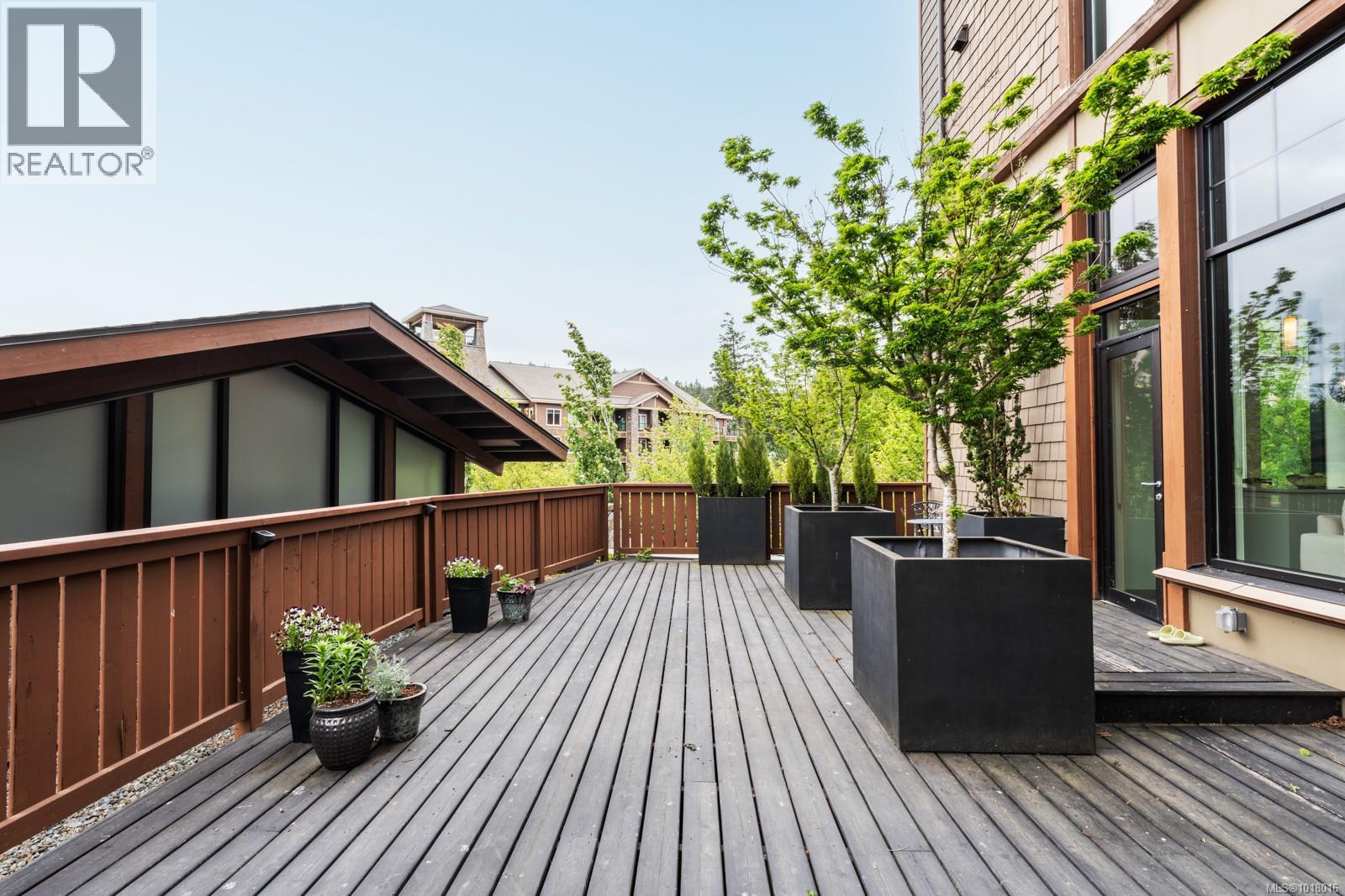 201 2049 Country Club Way, Langford, British Columbia  V9B 0H8 - Photo 16 - 1018016