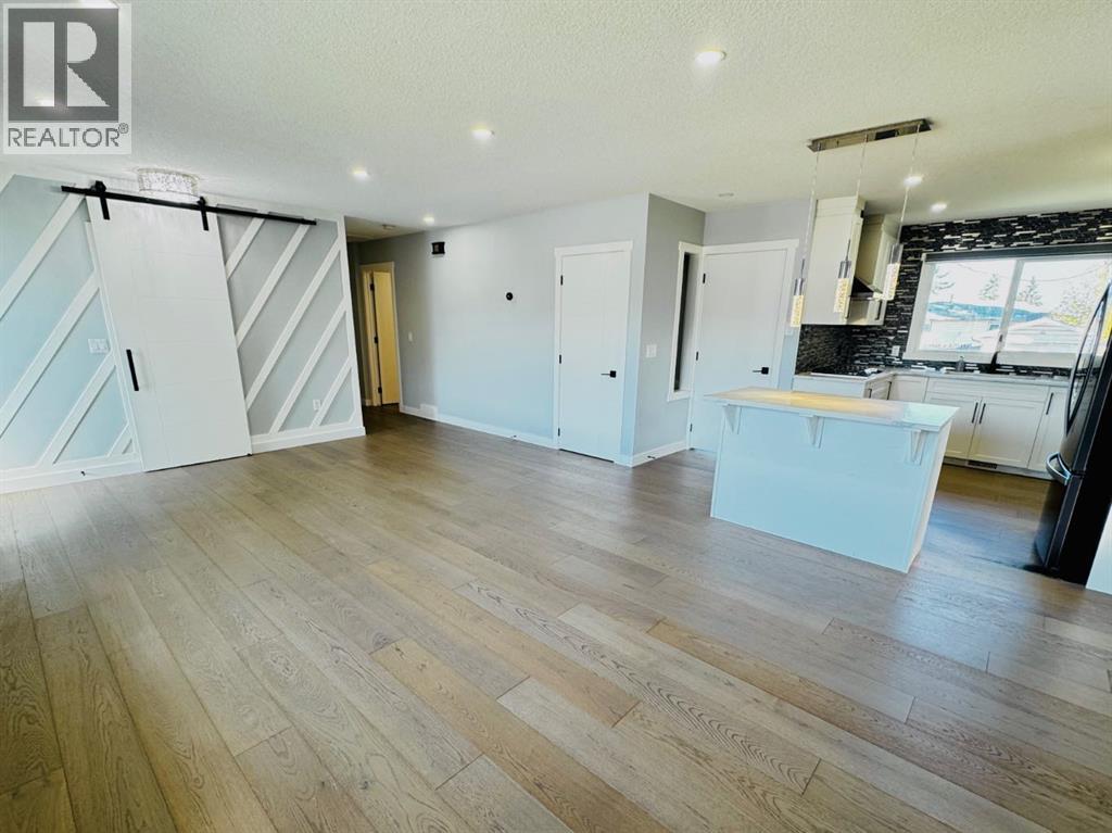 10304 Elbow Drive Sw, Calgary, Alberta  T2W 1G1 - Photo 5 - A2260098