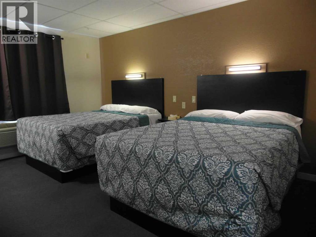 519 2 Avenue W, Hanna, Alberta  T0J 1P0 - Photo 2 - A2265088