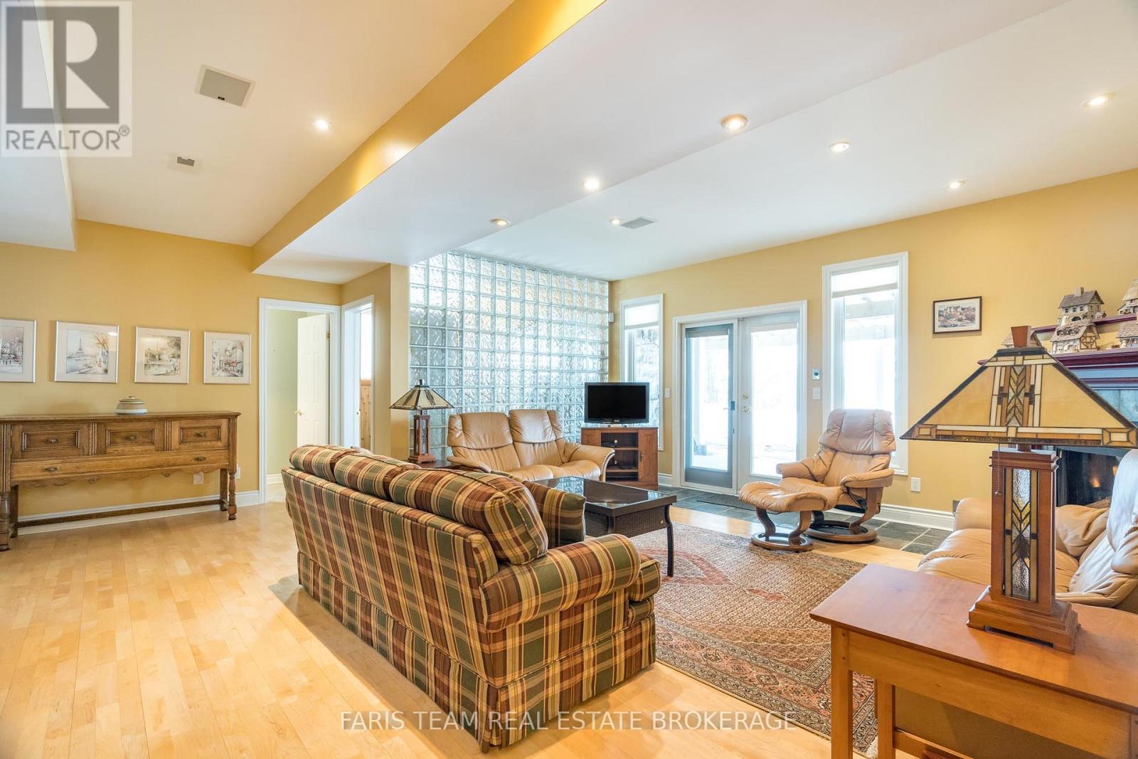 24 Finley Drive, Tiny, Ontario  L0L 2J0 - Photo 24 - S12474342