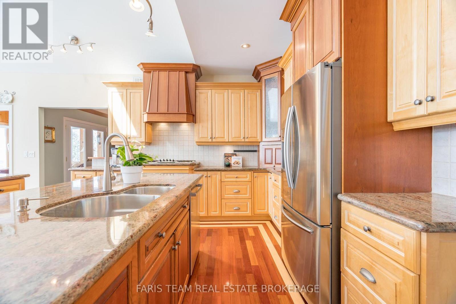24 Finley Drive, Tiny, Ontario  L0L 2J0 - Photo 6 - S12474342