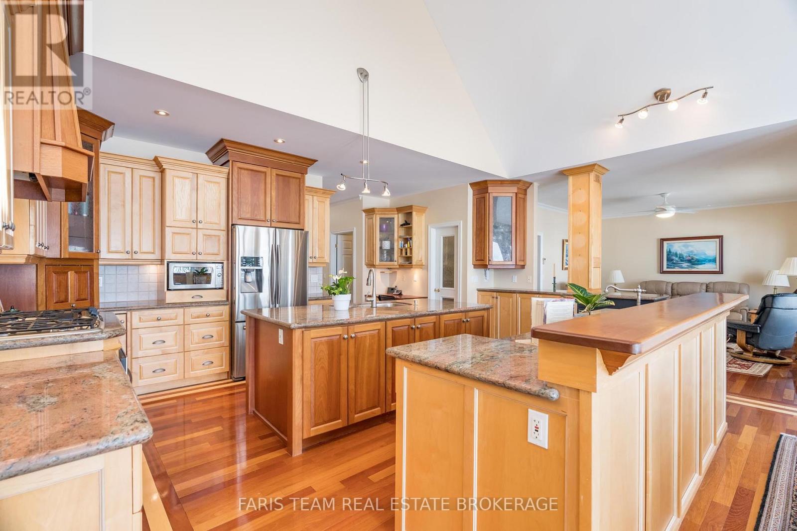 24 Finley Drive, Tiny, Ontario  L0L 2J0 - Photo 8 - S12474342
