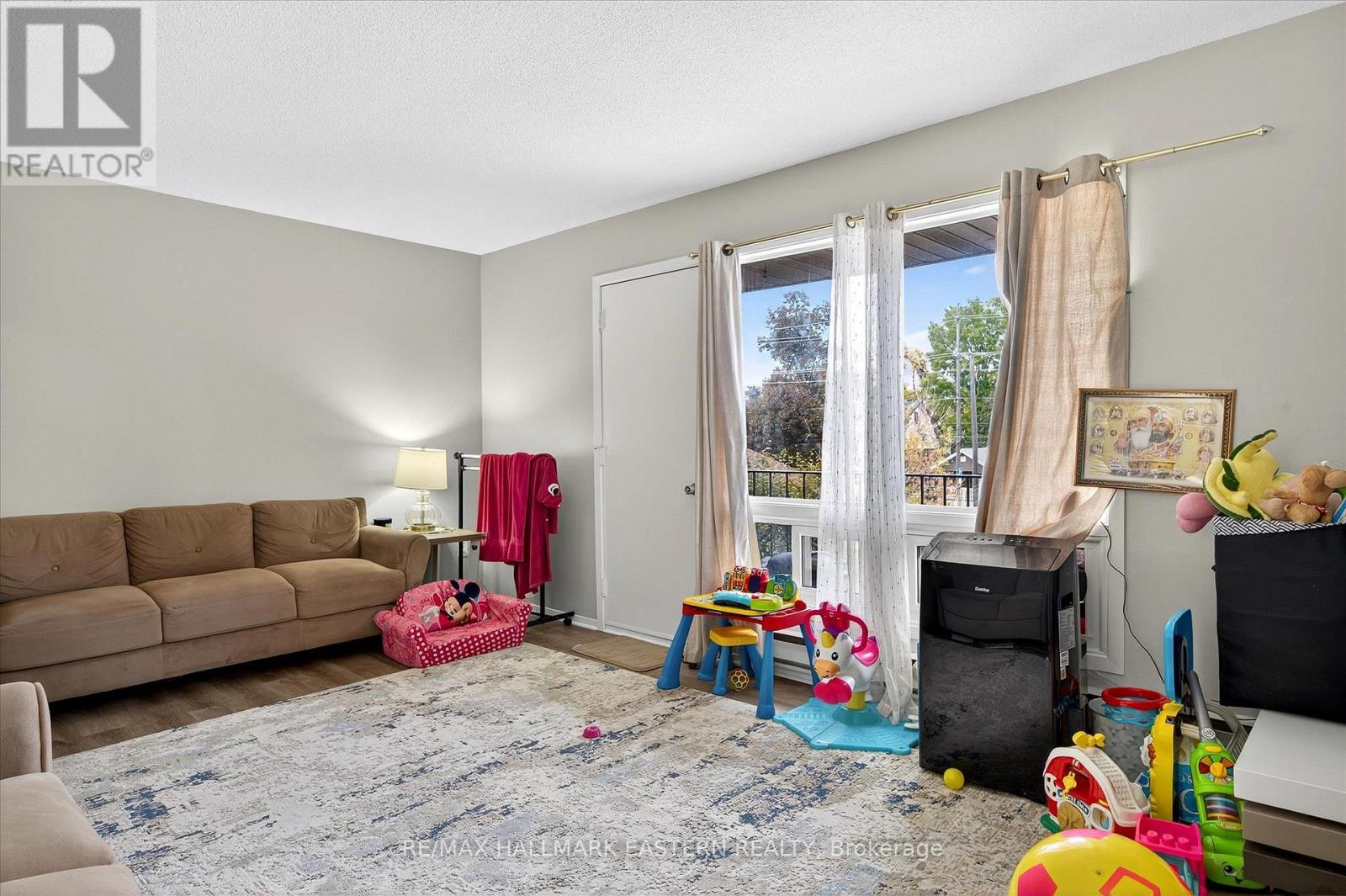 135 Lansdowne Street W, Peterborough, Ontario  K9J 1Y2 - Photo 18 - X12474441