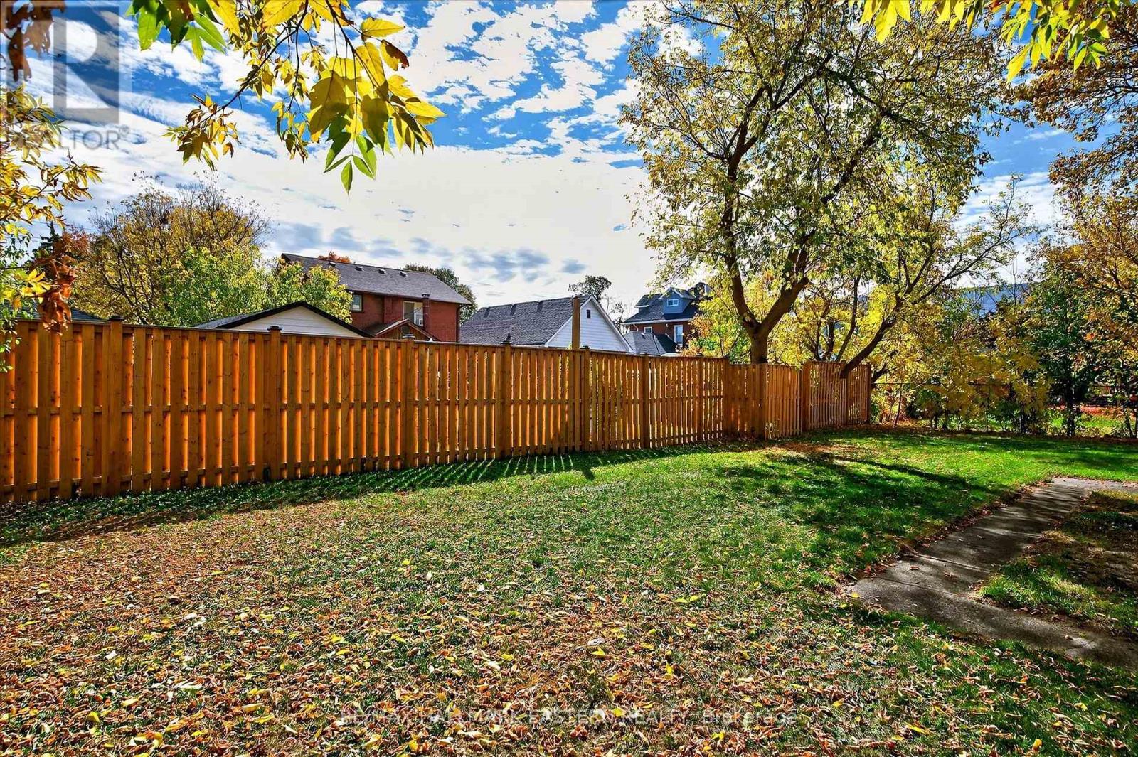 135 Lansdowne Street W, Peterborough, Ontario  K9J 1Y2 - Photo 48 - X12474441