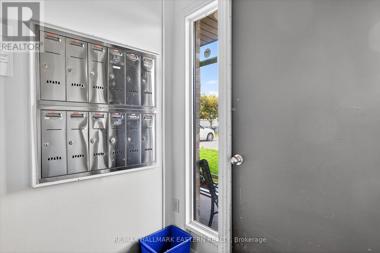 135 Lansdowne Street W, Peterborough, Ontario  K9J 1Y2 - Photo 8 - X12474441