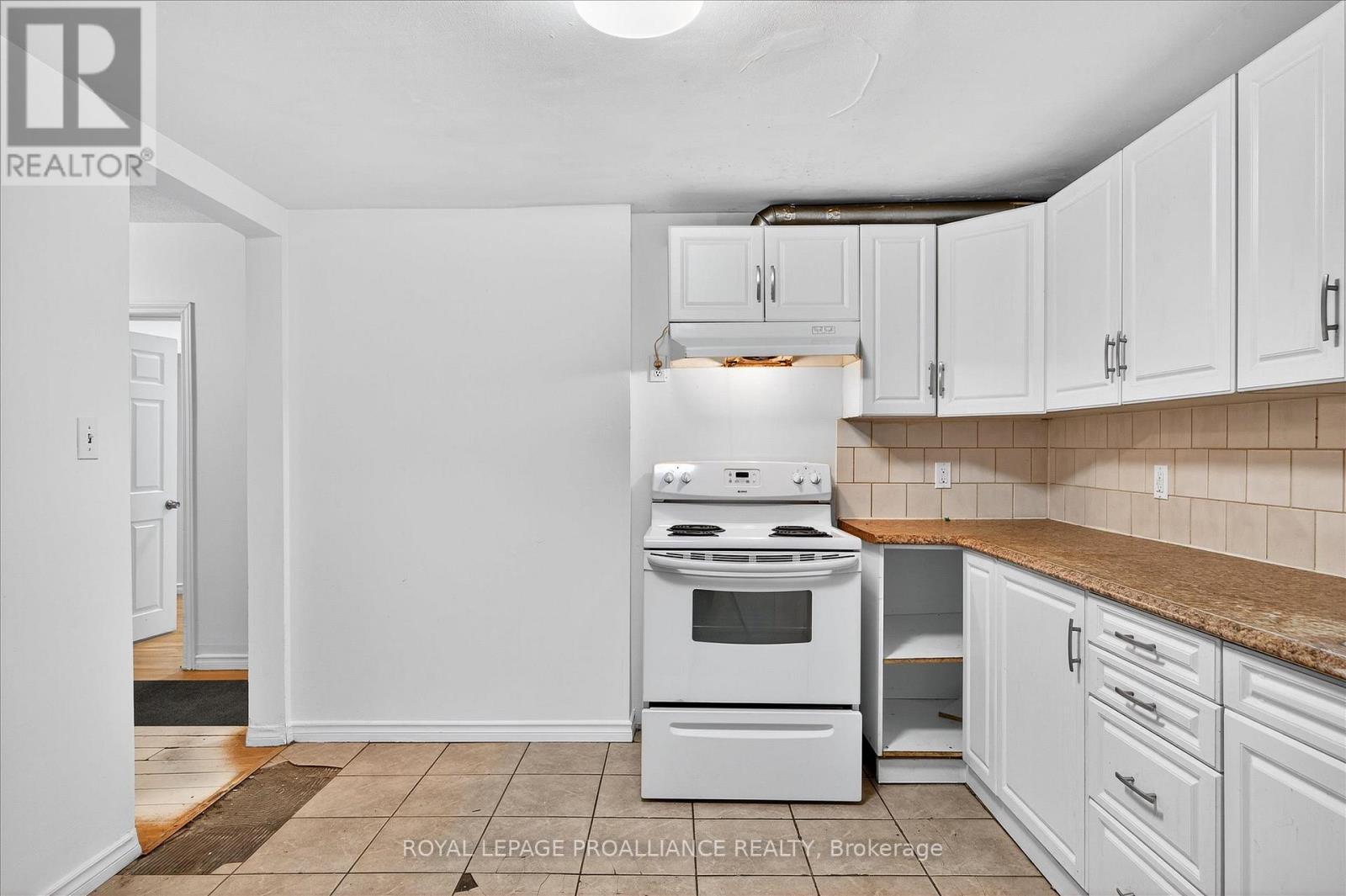 346 London Street, Peterborough, Ontario K9H 2Z7 - Photo 10 - X12474483