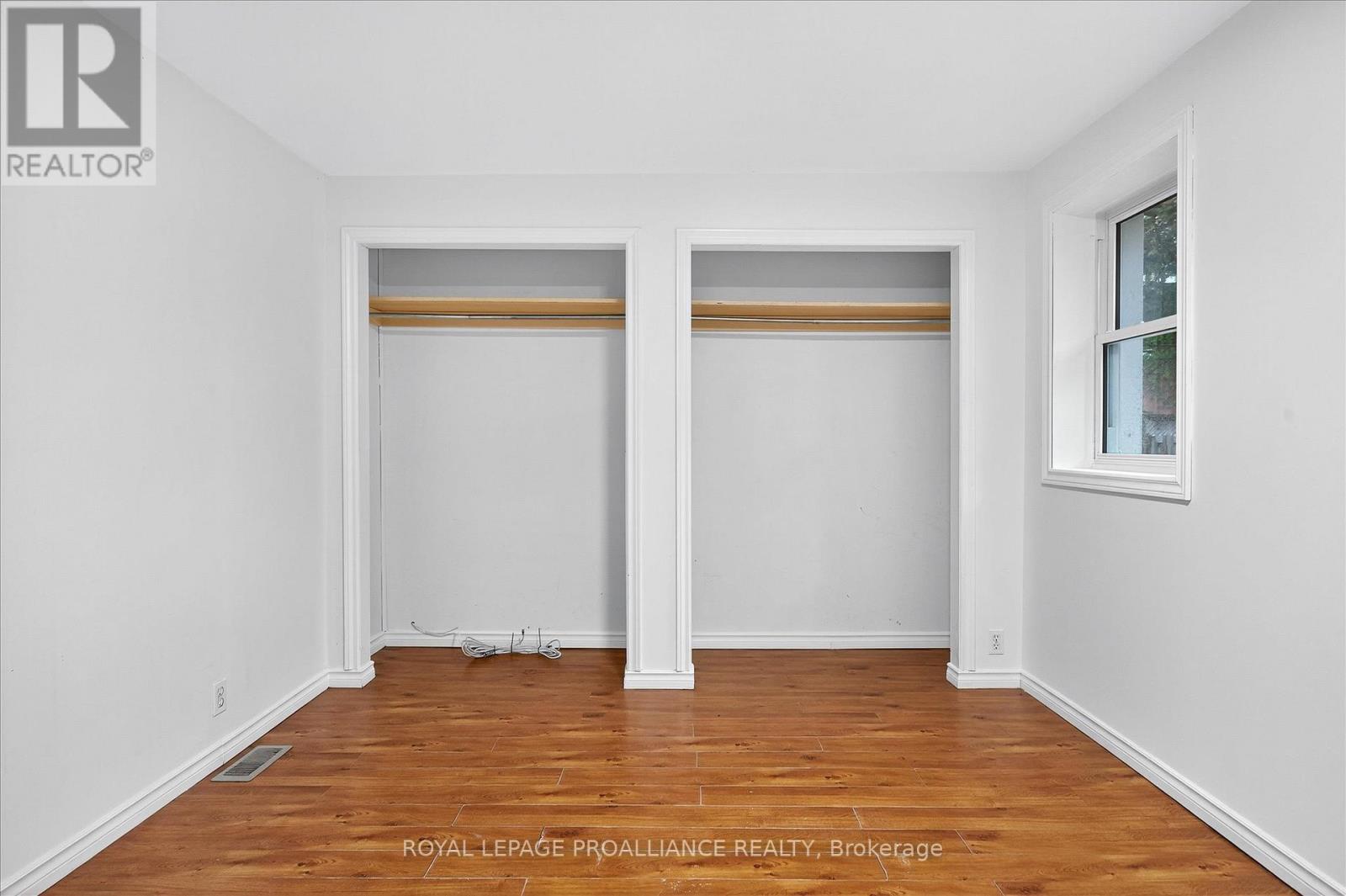 346 London Street, Peterborough, Ontario K9H 2Z7 - Photo 12 - X12474483