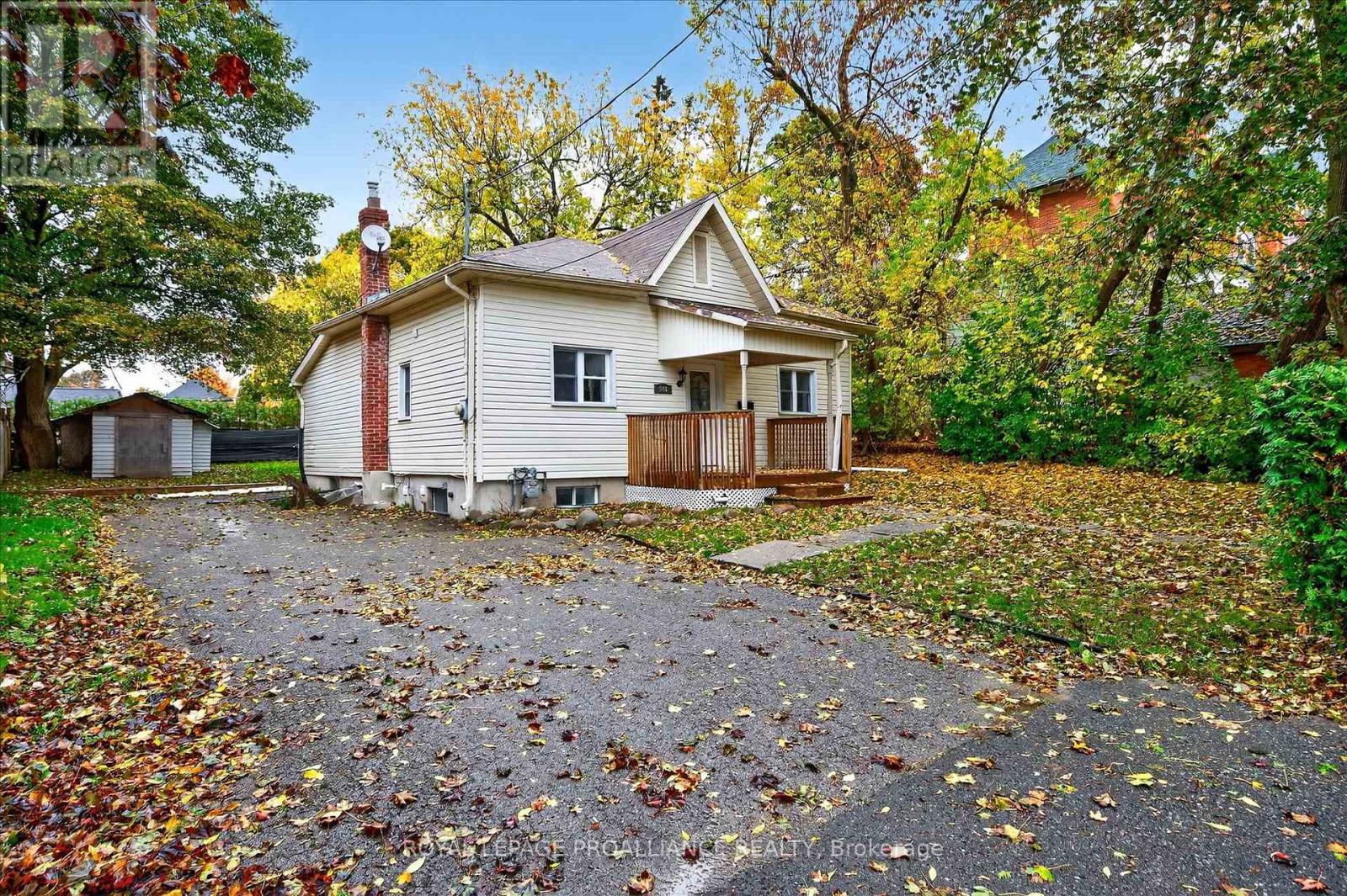 346 London Street, Peterborough, Ontario K9H 2Z7 - Photo 2 - X12474483