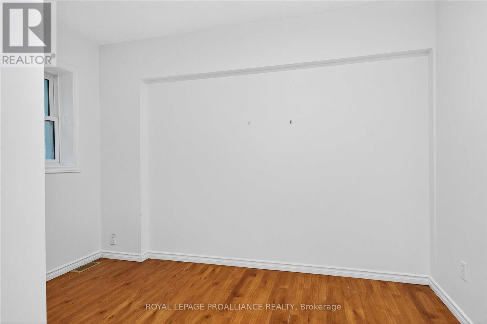 346 London Street, Peterborough, Ontario K9H 2Z7 - Photo 24 - X12474483