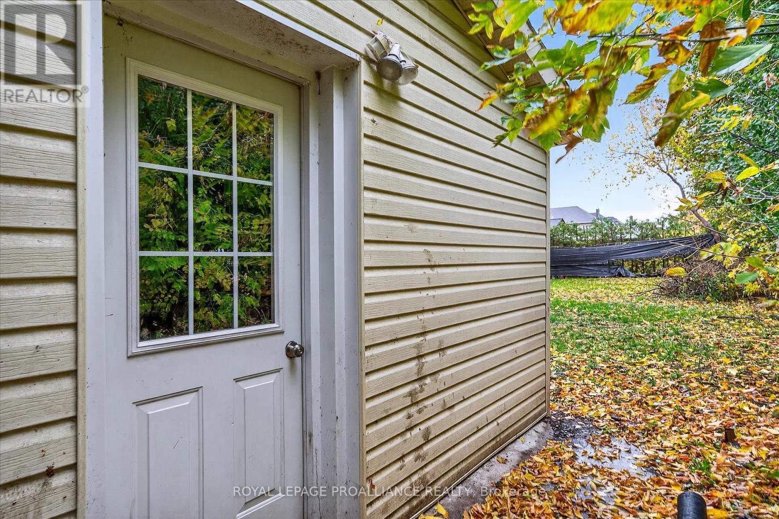 346 London Street, Peterborough, Ontario K9H 2Z7 - Photo 31 - X12474483