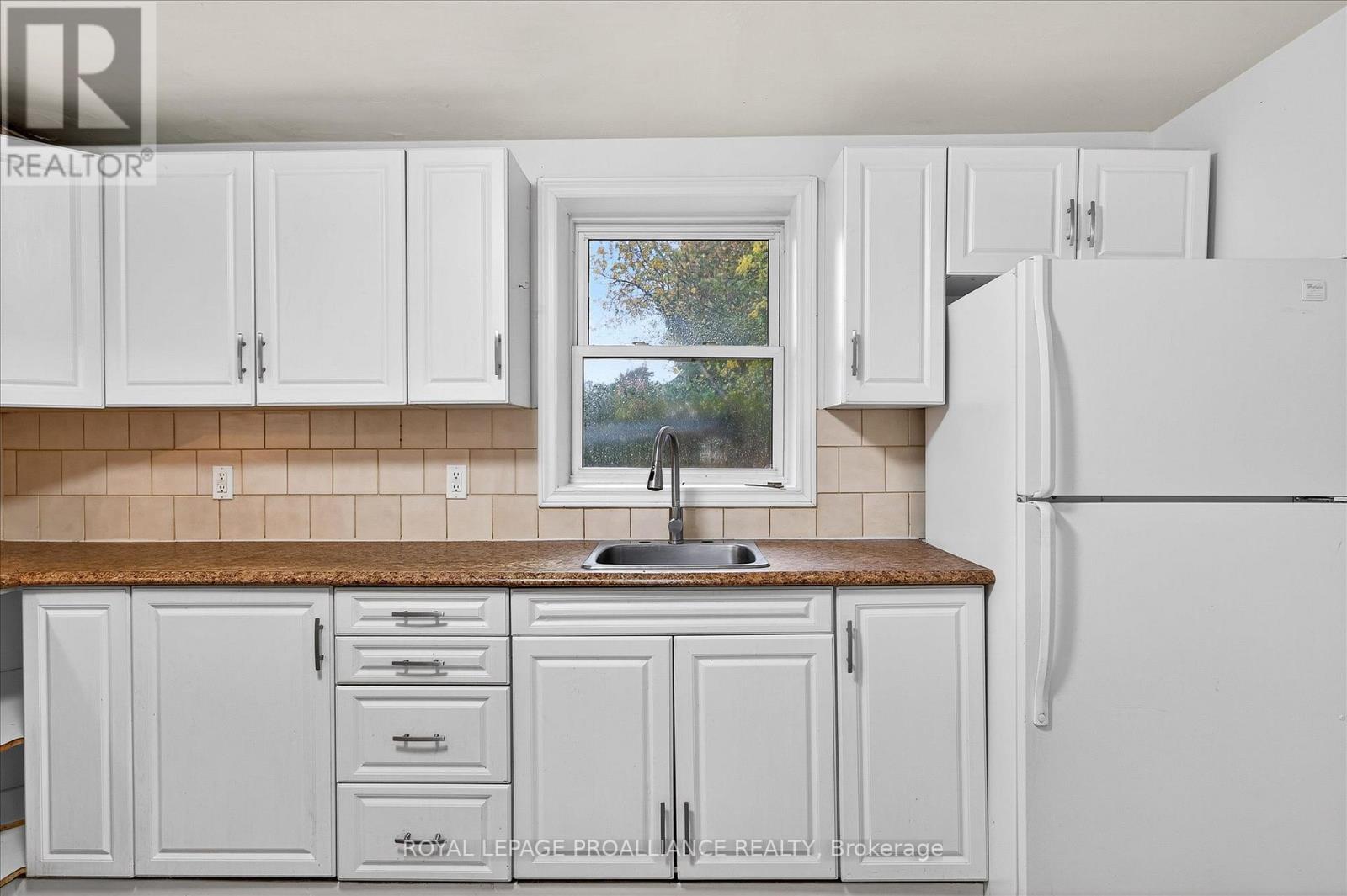 346 London Street, Peterborough, Ontario K9H 2Z7 - Photo 8 - X12474483