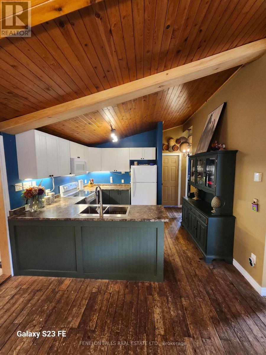 117 Echo Bay Road, Kawartha Lakes (Verulam), Ontario  K0M 1A0 - Photo 16 - X12474485