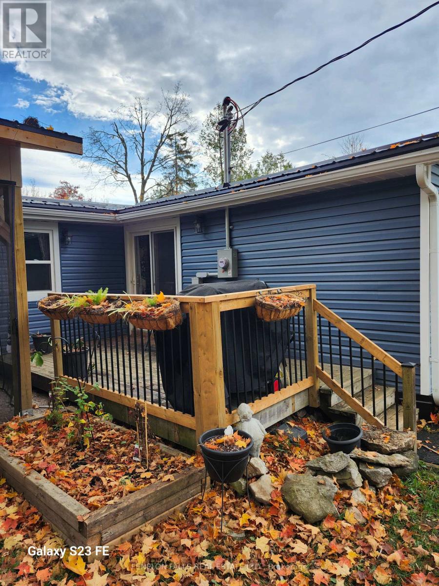 117 Echo Bay Road, Kawartha Lakes (Verulam), Ontario  K0M 1A0 - Photo 5 - X12474485