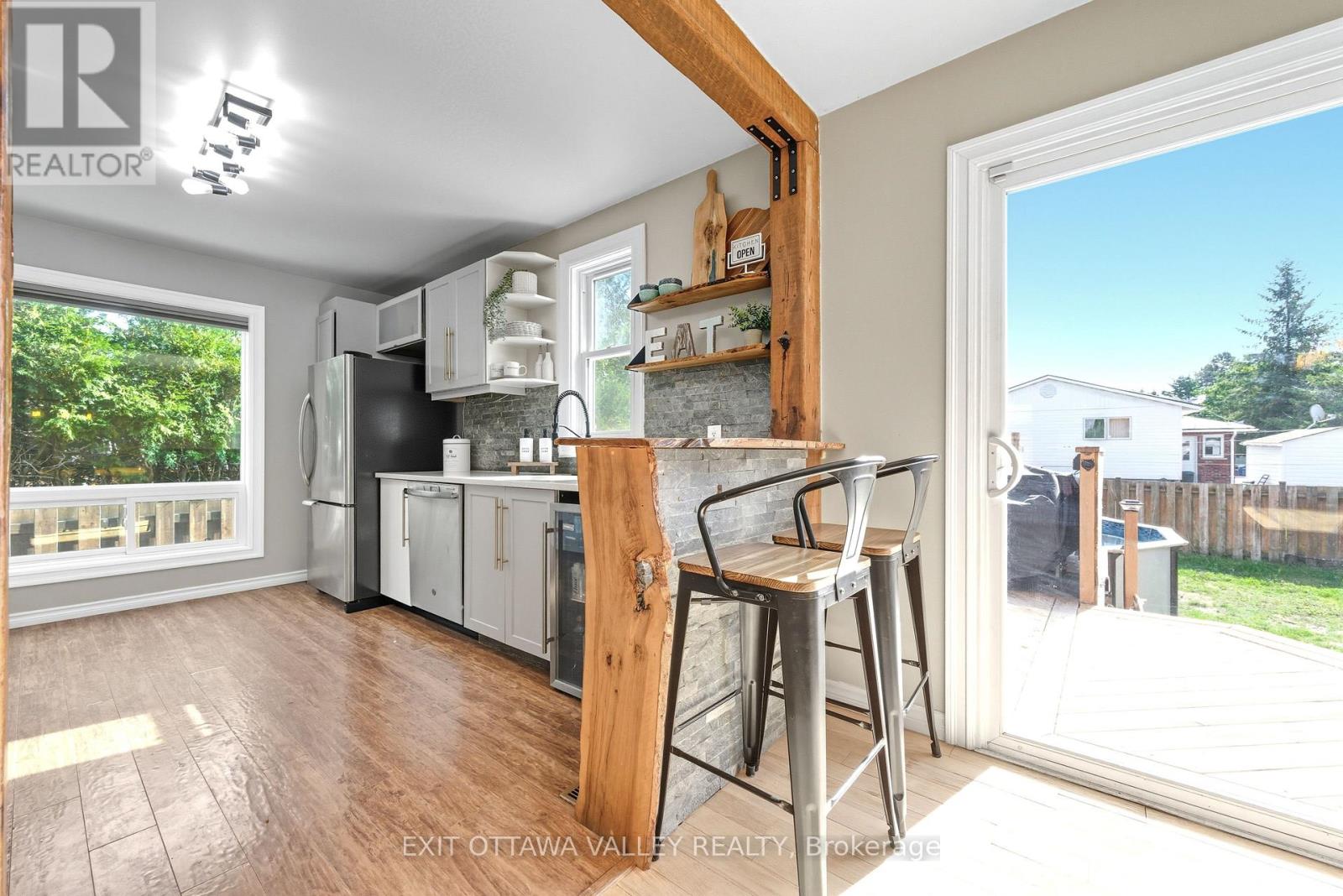 36 Thomas Street, Deep River, Ontario  K0J 1P0 - Photo 13 - X12474361