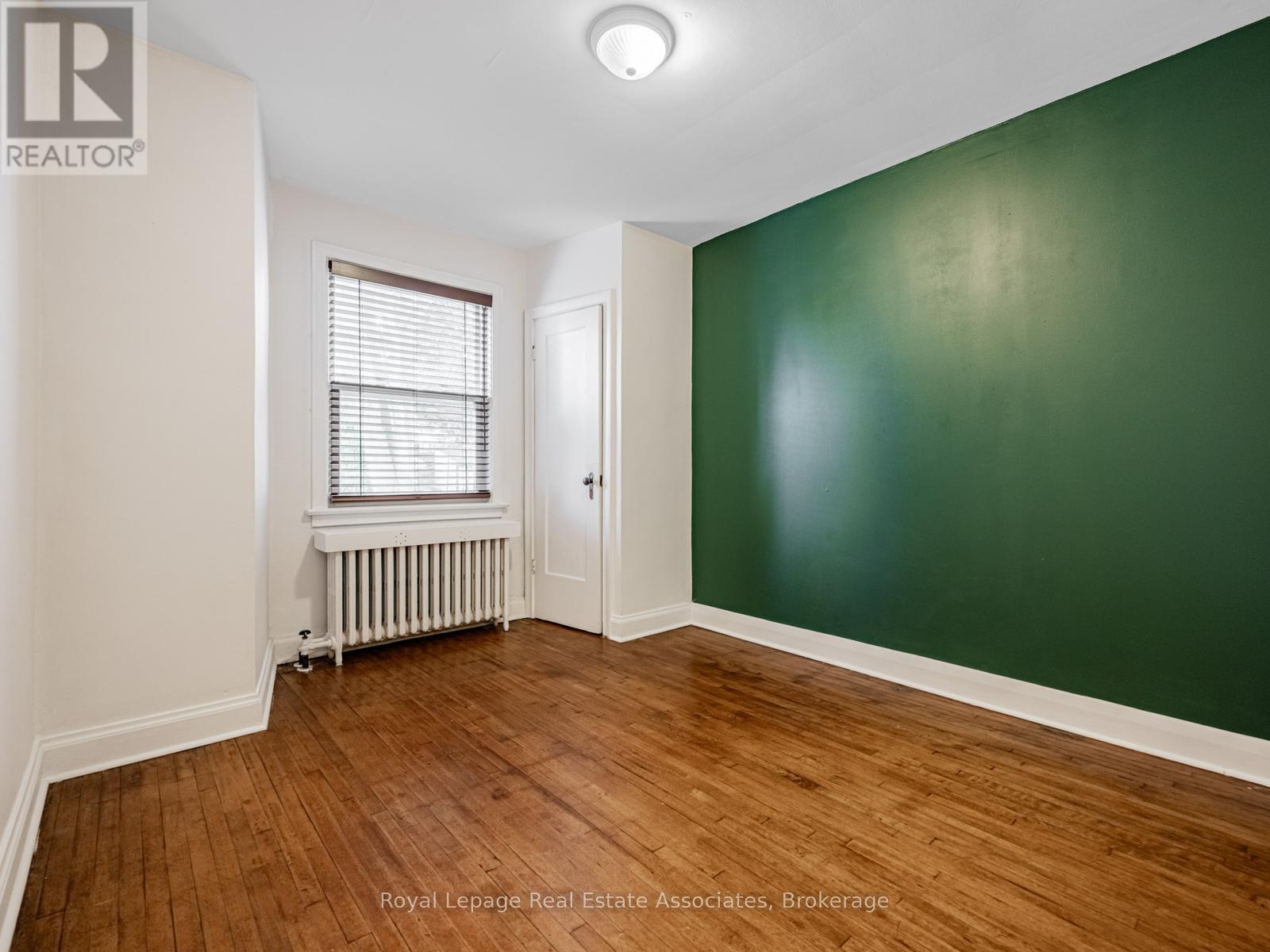 80 Queens Avenue, Toronto, Ontario  M8V 2N3 - Photo 10 - W12474321