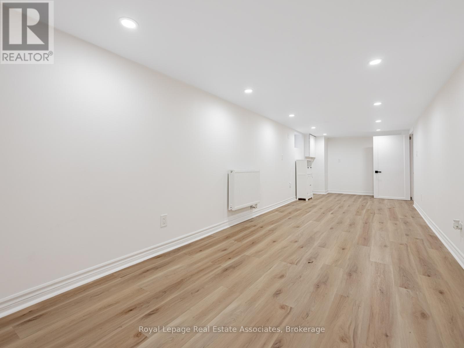 80 Queens Avenue, Toronto, Ontario  M8V 2N3 - Photo 17 - W12474321