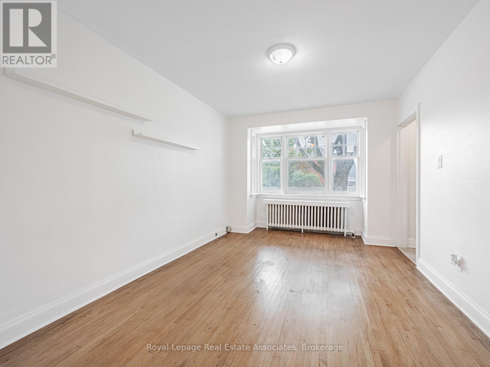 80 Queens Avenue, Toronto, Ontario  M8V 2N3 - Photo 2 - W12474321