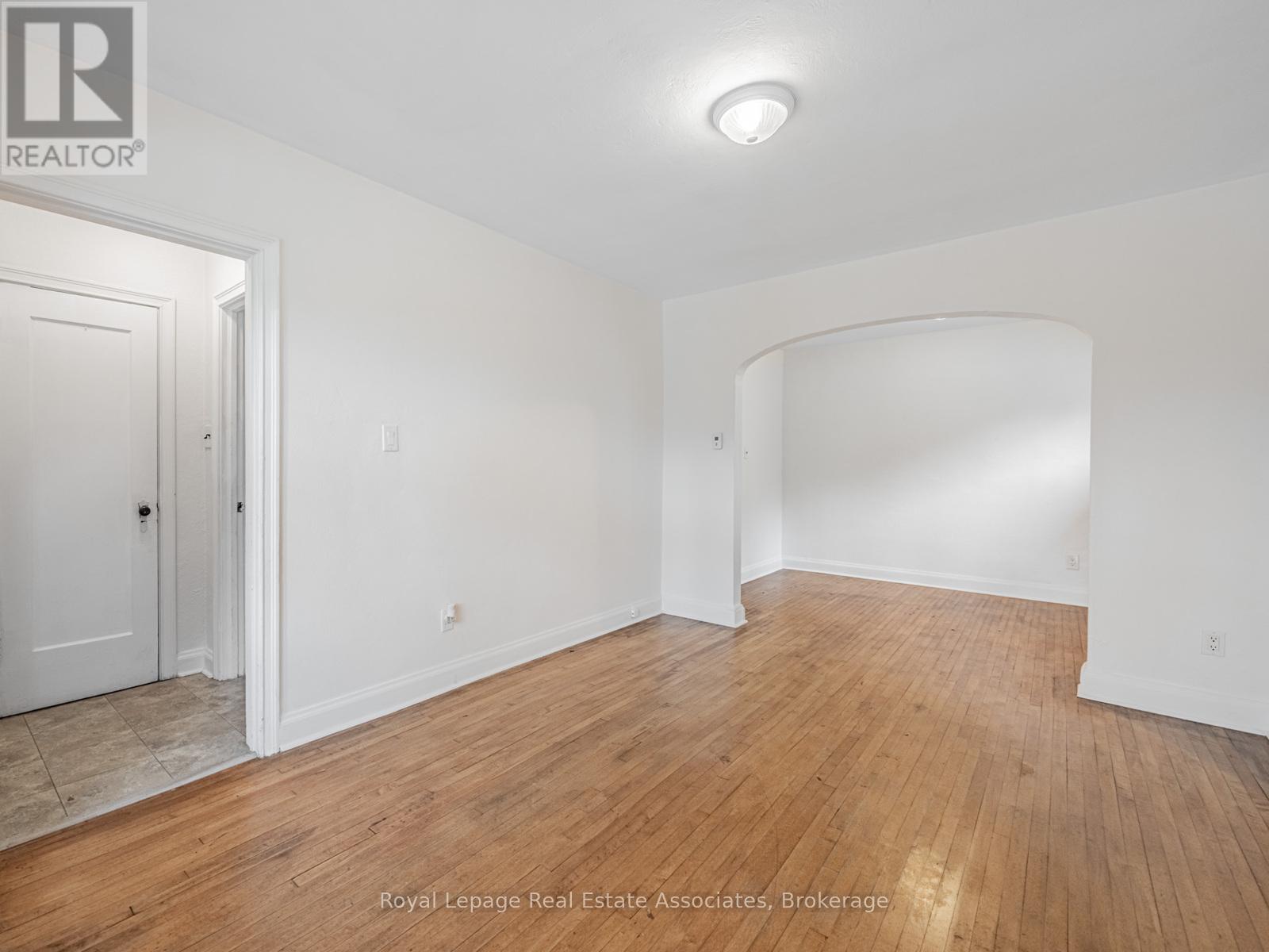 80 Queens Avenue, Toronto, Ontario  M8V 2N3 - Photo 3 - W12474321