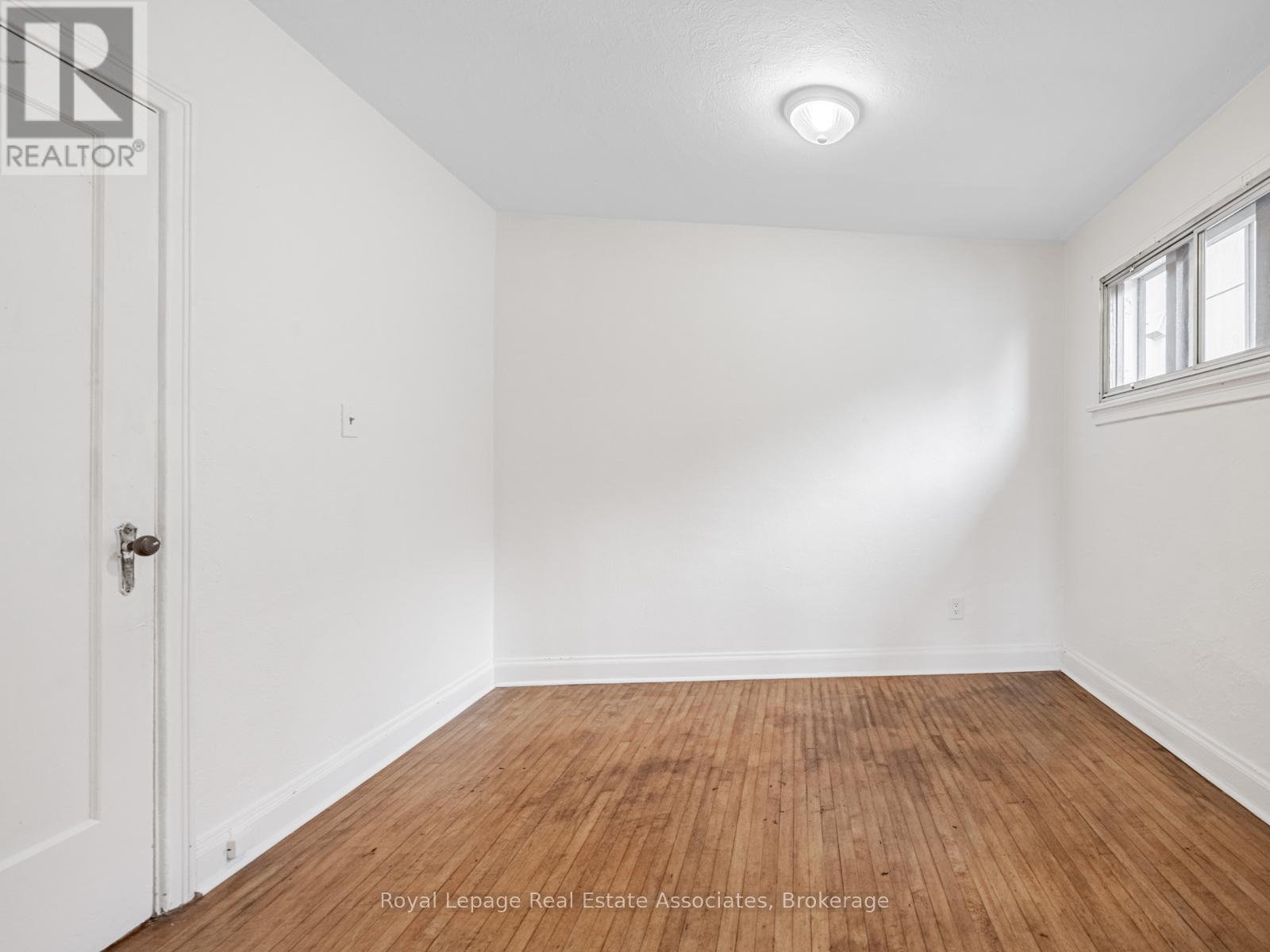 80 Queens Avenue, Toronto, Ontario  M8V 2N3 - Photo 4 - W12474321