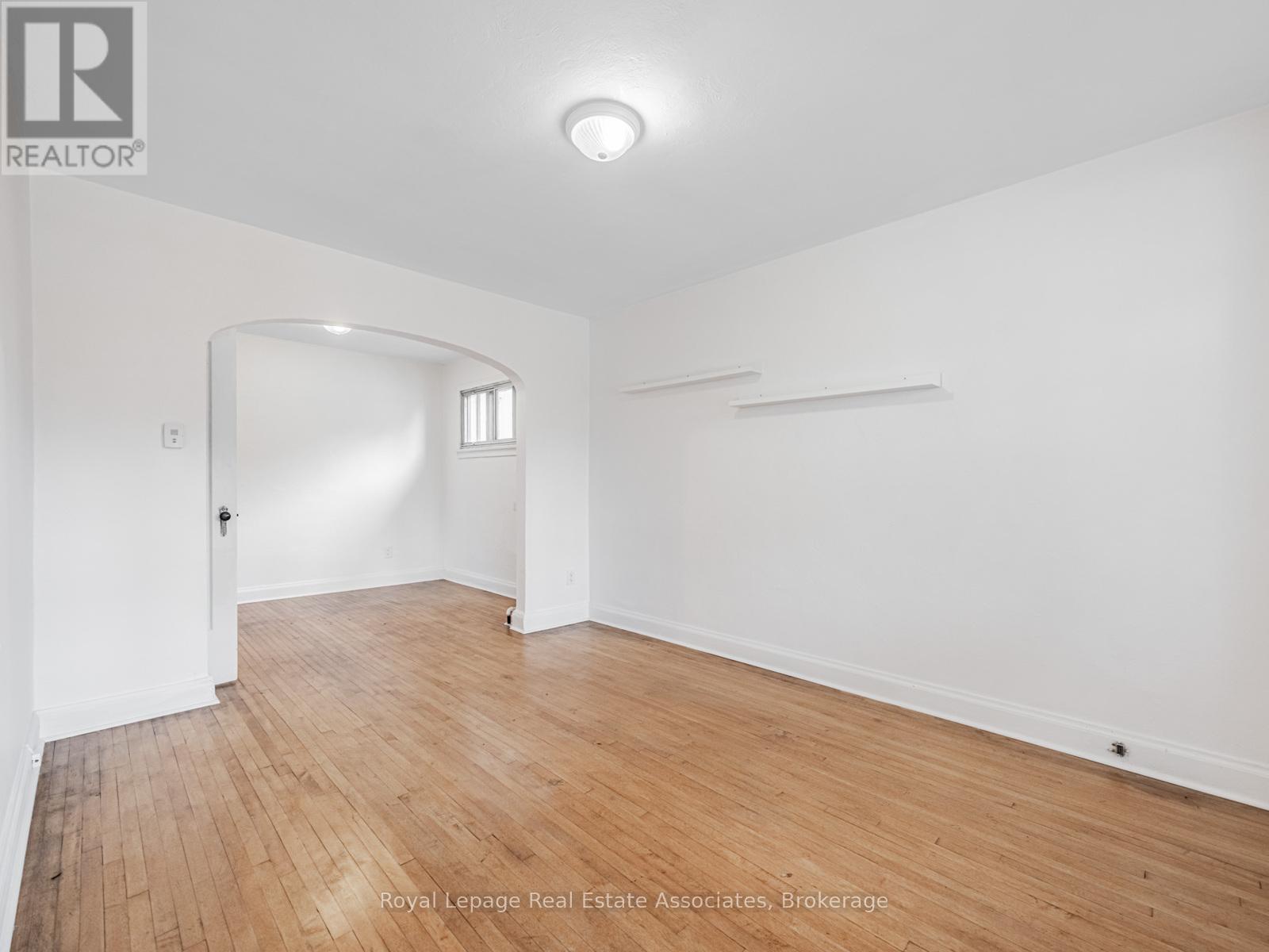 80 Queens Avenue, Toronto, Ontario  M8V 2N3 - Photo 5 - W12474321