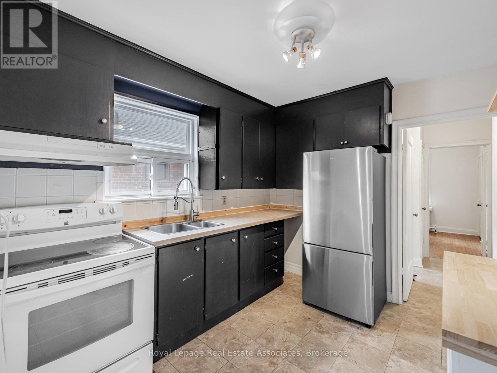 80 Queens Avenue, Toronto, Ontario  M8V 2N3 - Photo 6 - W12474321