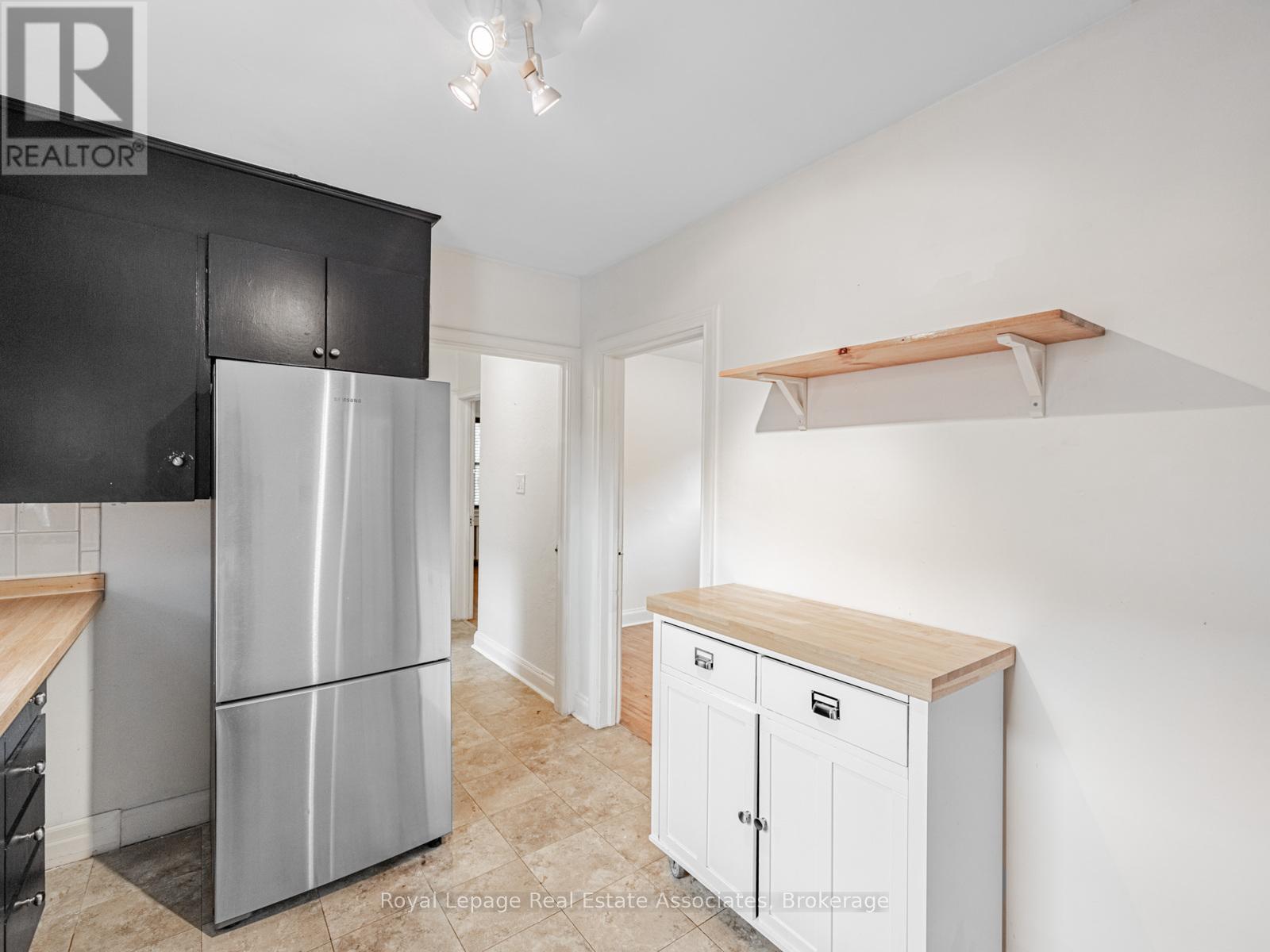 80 Queens Avenue, Toronto, Ontario  M8V 2N3 - Photo 7 - W12474321