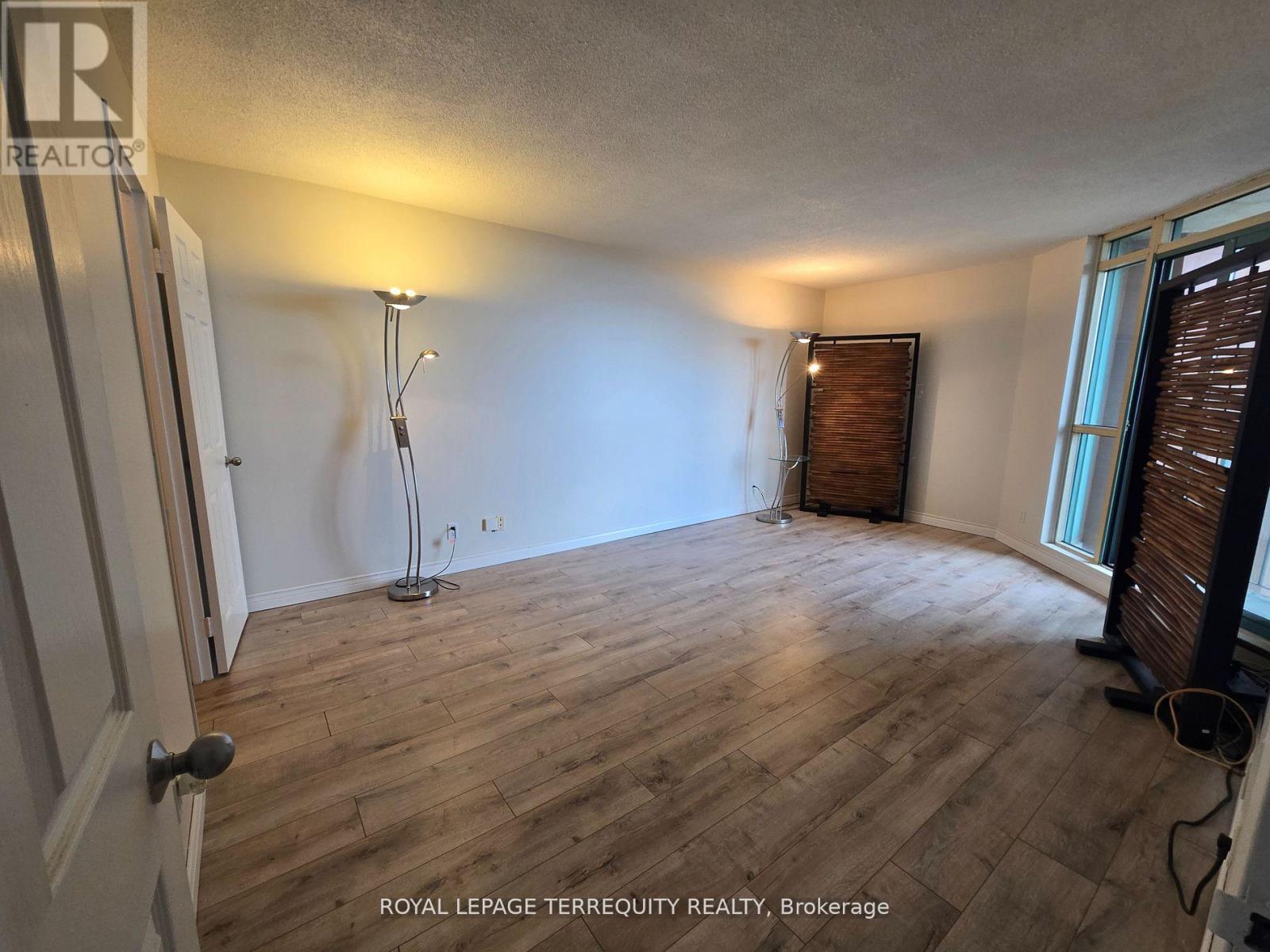 1209 - 61 Markbrook Lane, Toronto, Ontario  M9V 5E7 - Photo 11 - W12474328