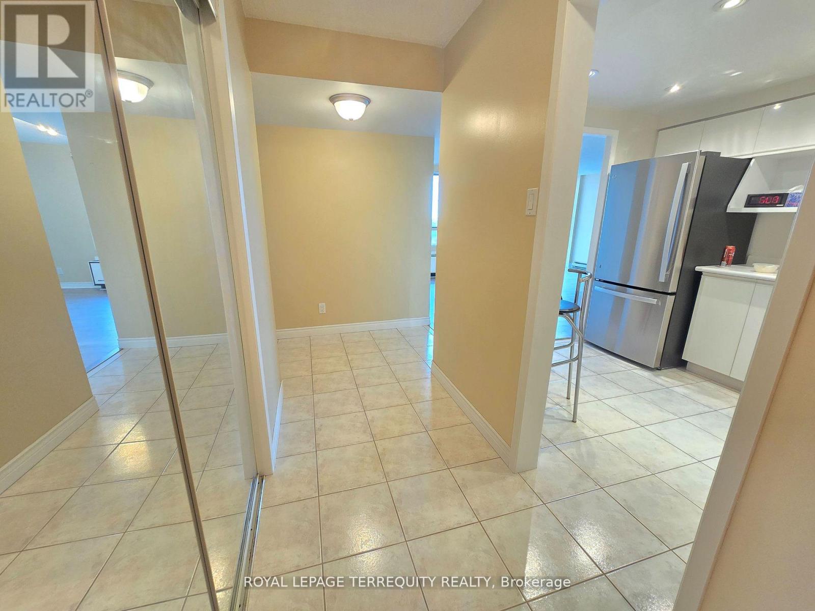 1209 - 61 Markbrook Lane, Toronto, Ontario  M9V 5E7 - Photo 6 - W12474328