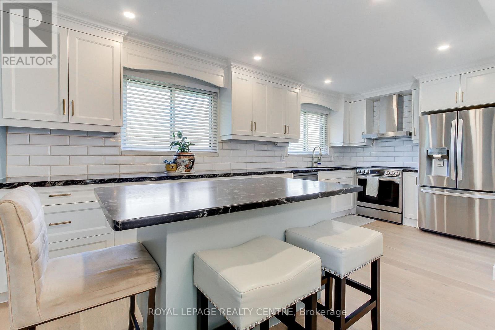 2039 Davebrook Road, Mississauga, Ontario  L5J 3M4 - Photo 14 - W12474347