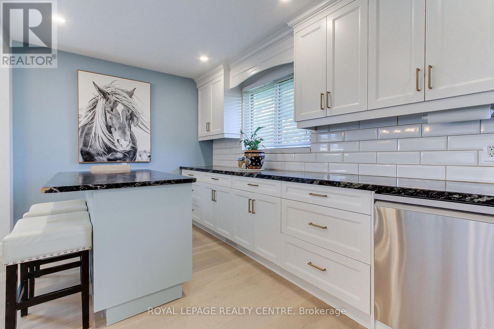 2039 Davebrook Road, Mississauga, Ontario  L5J 3M4 - Photo 16 - W12474347