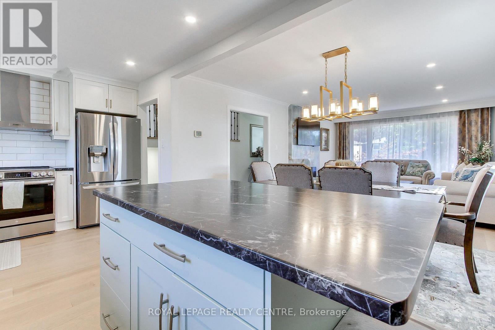 2039 Davebrook Road, Mississauga, Ontario  L5J 3M4 - Photo 17 - W12474347