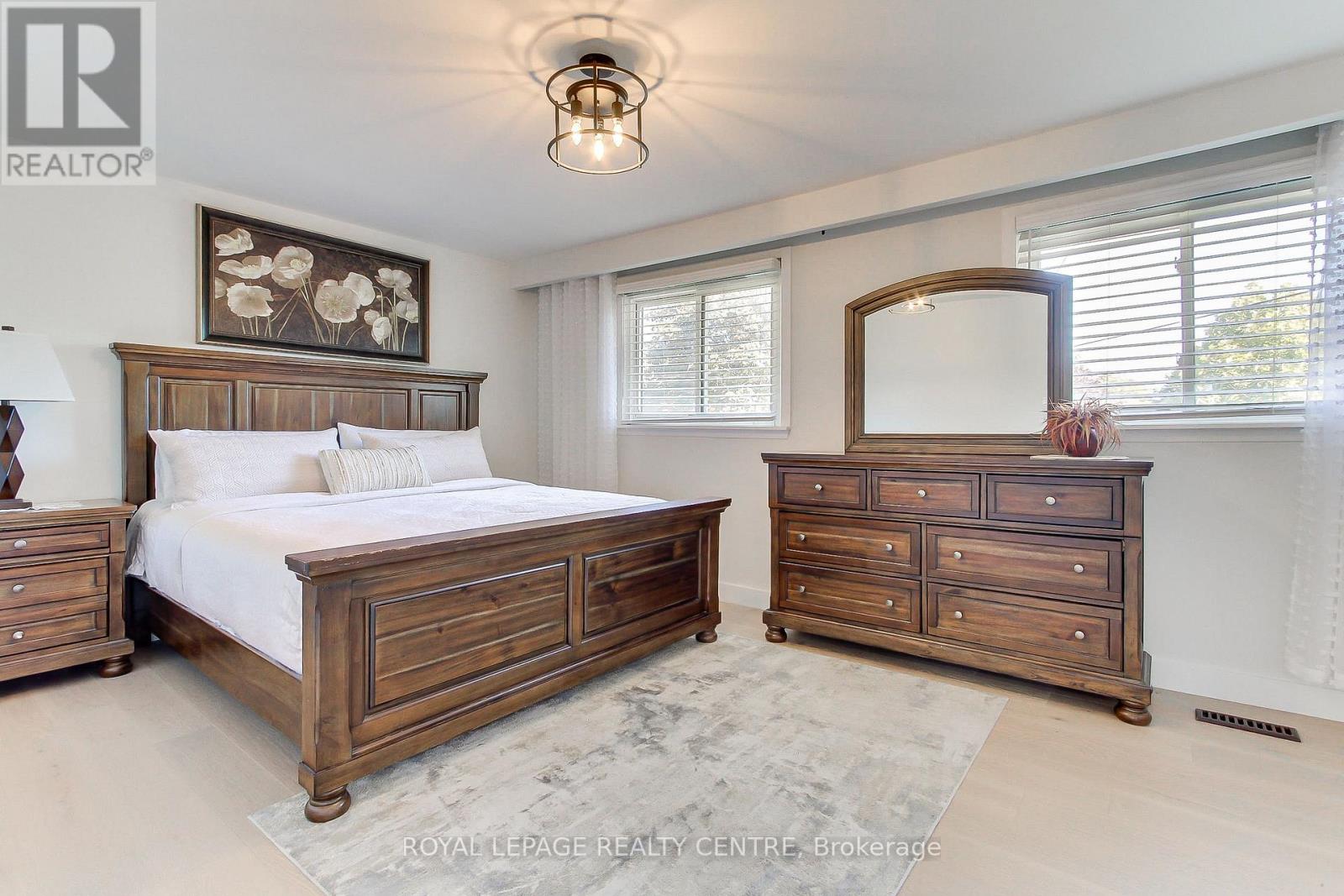 2039 Davebrook Road, Mississauga, Ontario  L5J 3M4 - Photo 20 - W12474347