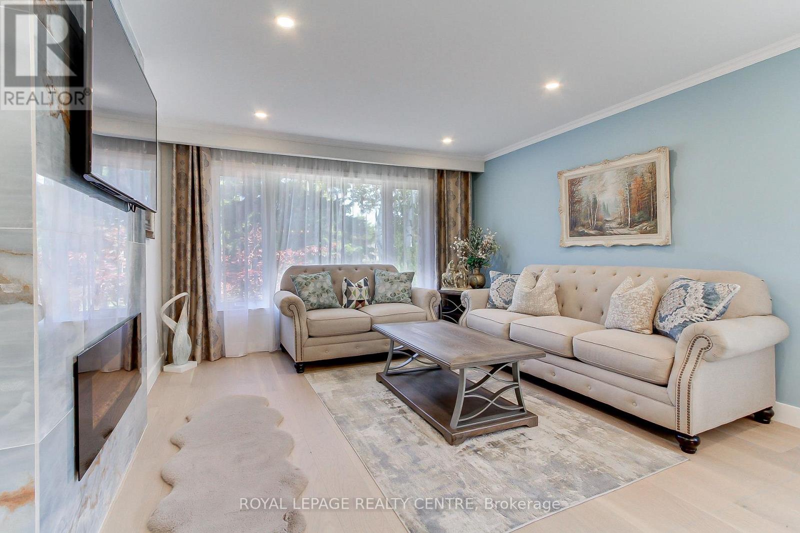 2039 Davebrook Road, Mississauga, Ontario  L5J 3M4 - Photo 6 - W12474347