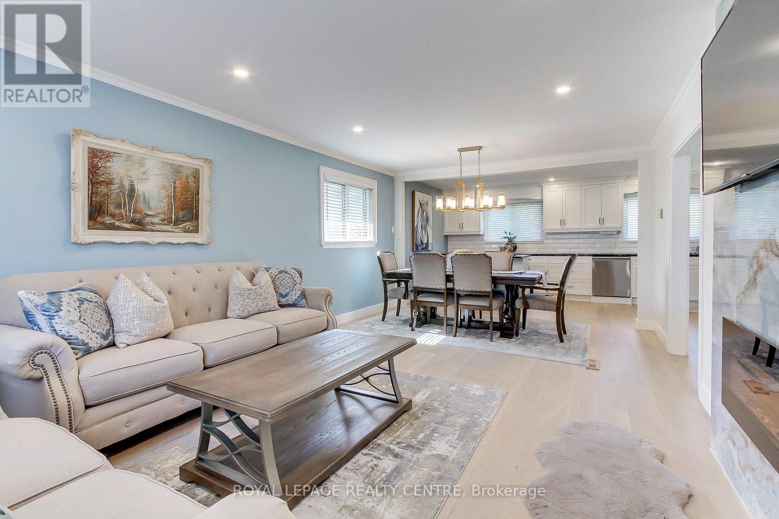 2039 Davebrook Road, Mississauga, Ontario  L5J 3M4 - Photo 8 - W12474347