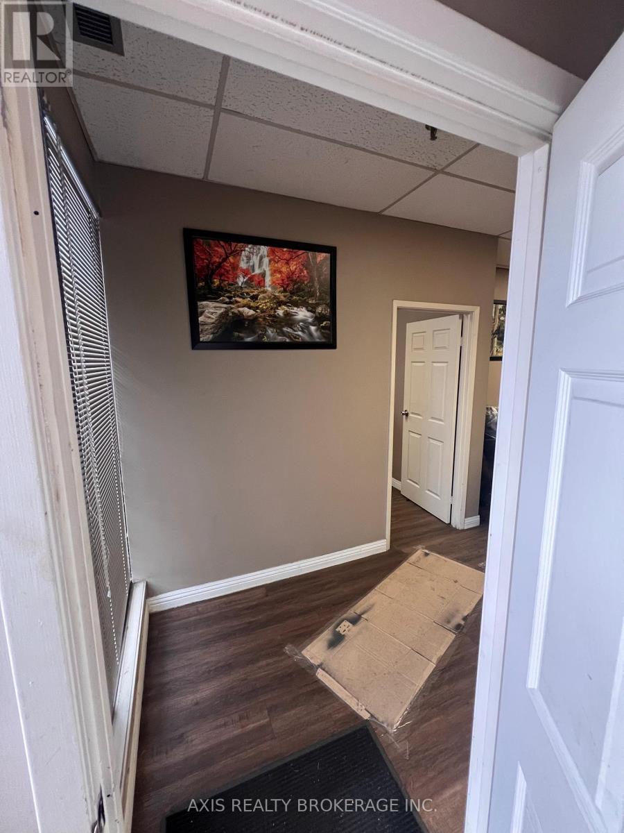 6 - 1075 Meyerside Drive, Mississauga, Ontario  L5T 1J6 - Photo 2 - W12474350