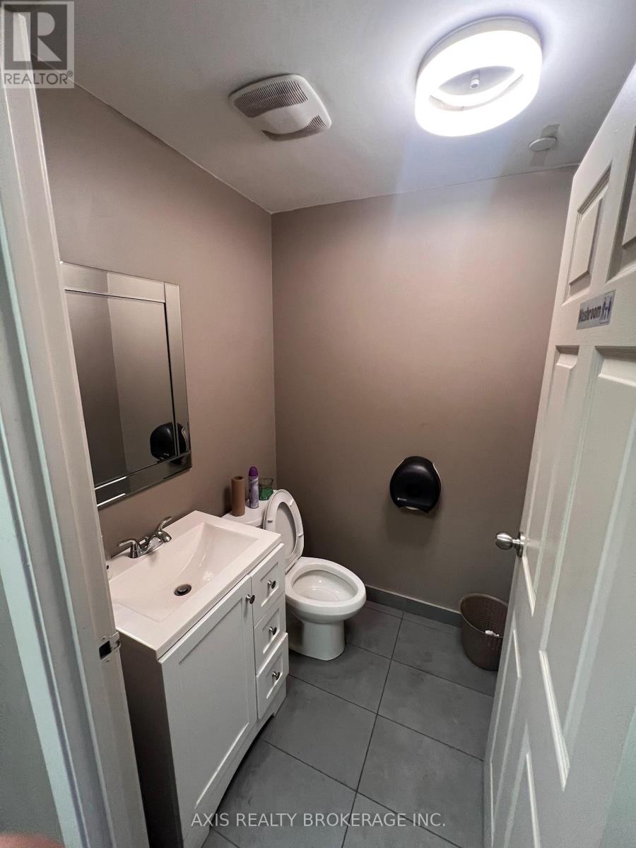 6 - 1075 Meyerside Drive, Mississauga, Ontario  L5T 1J6 - Photo 7 - W12474350