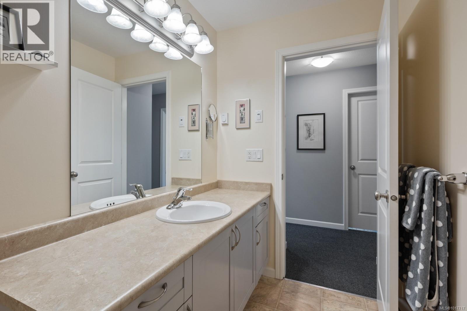 38 2728 1st St, Courtenay, British Columbia  V9N 4A4 - Photo 48 - 1017717