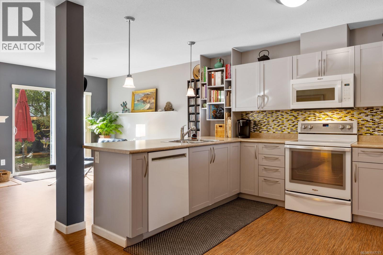 38 2728 1st St, Courtenay, British Columbia  V9N 4A4 - Photo 25 - 1017717