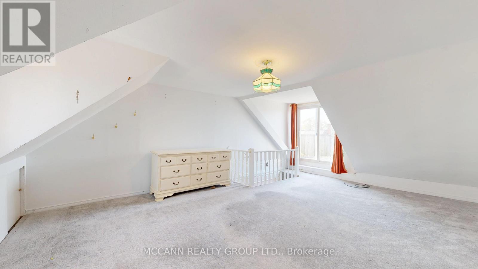 Upper - 32 Macklem Avenue, Toronto, Ontario  M6J 3M2 - Photo 12 - C12474377