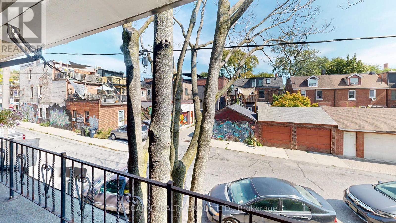 Upper - 32 Macklem Avenue, Toronto, Ontario  M6J 3M2 - Photo 16 - C12474377