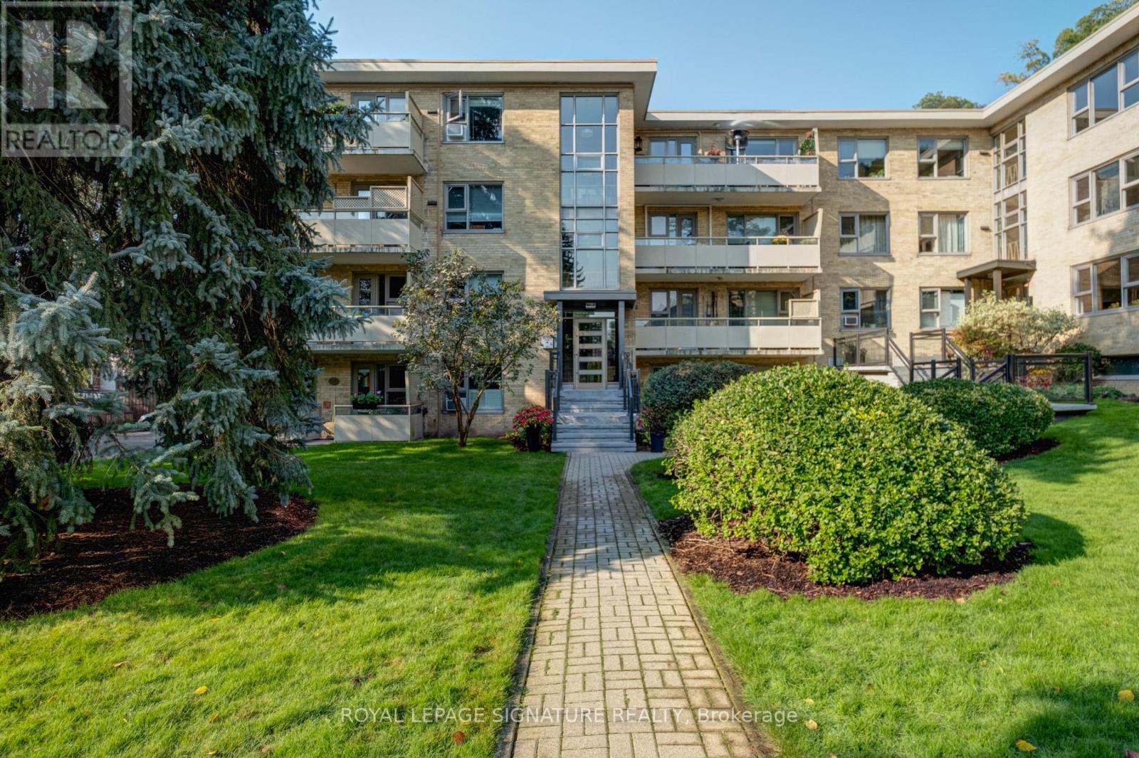 3 - 8 Corinth Gardens, Toronto, Ontario  M4P 2N5 - Photo 2 - C12474394