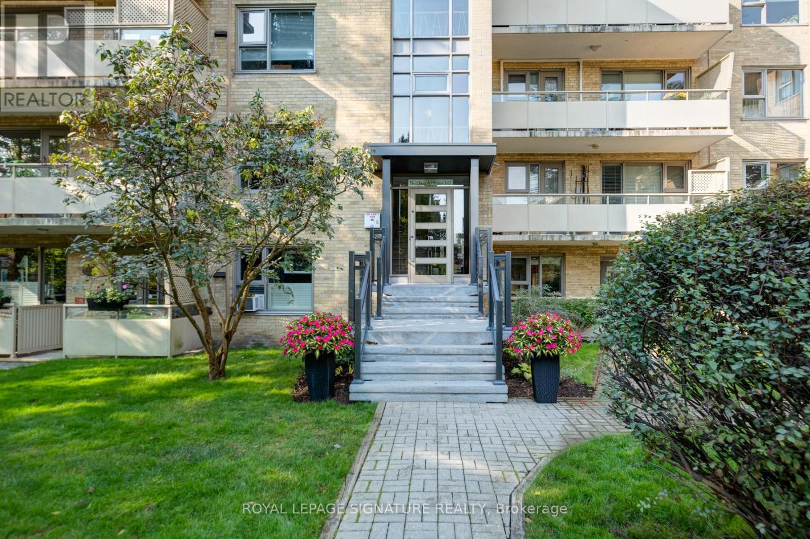 3 - 8 Corinth Gardens, Toronto, Ontario  M4P 2N5 - Photo 4 - C12474394
